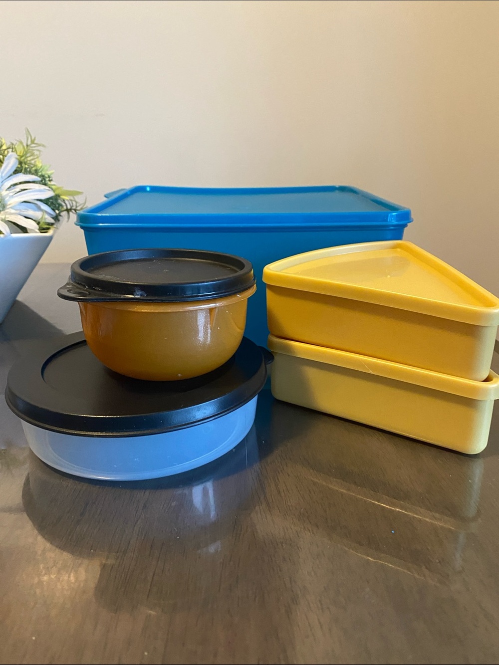 Tupperware Food Storage Bundle Containers - Picture 11 of 11